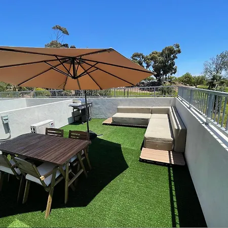 Premier Location With Great Scenic Downtown View Hotel